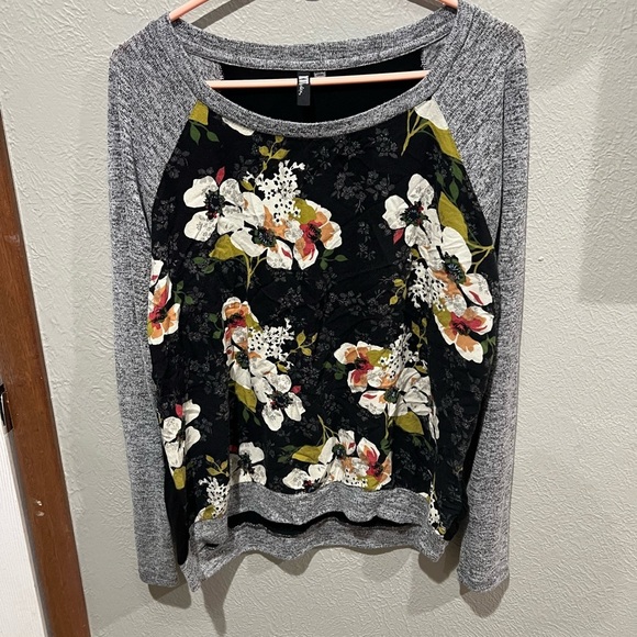 Kut from the Kloth Tops - Kut from the Kloth Floral Top Size XL EUC